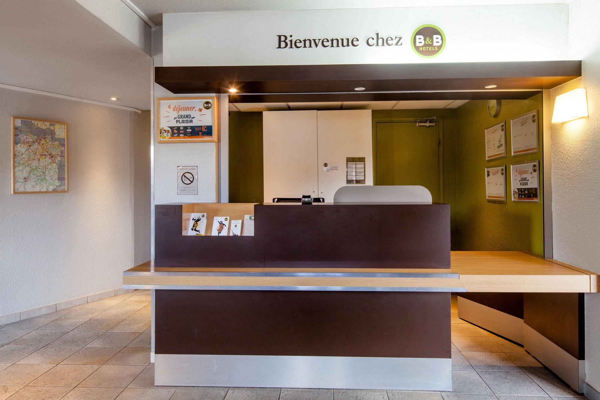B&B Hotel Montlhery Linas Bagian luar foto