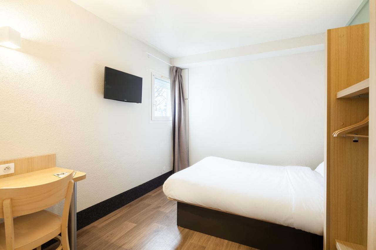 B&B Hotel Montlhery Linas Bagian luar foto