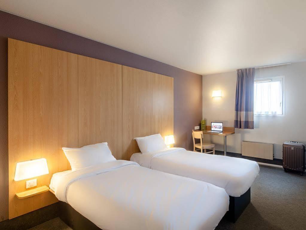 B&B Hotel Montlhery Linas Bagian luar foto
